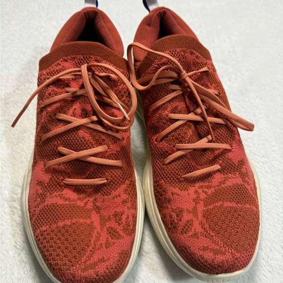 Sorel Red Athletic Shoes Lightweight Knit Design - Picture 1 of 7